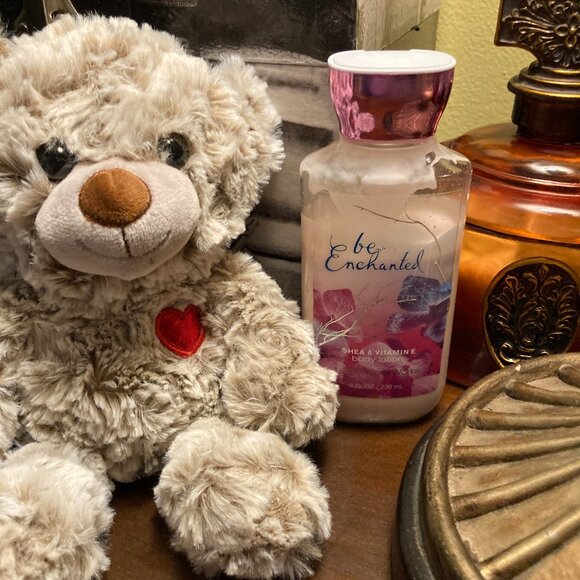 Bath & Body Lotion 8 OZ - Picture 1 of 3